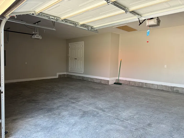 3860 W Riley St — Photo 2