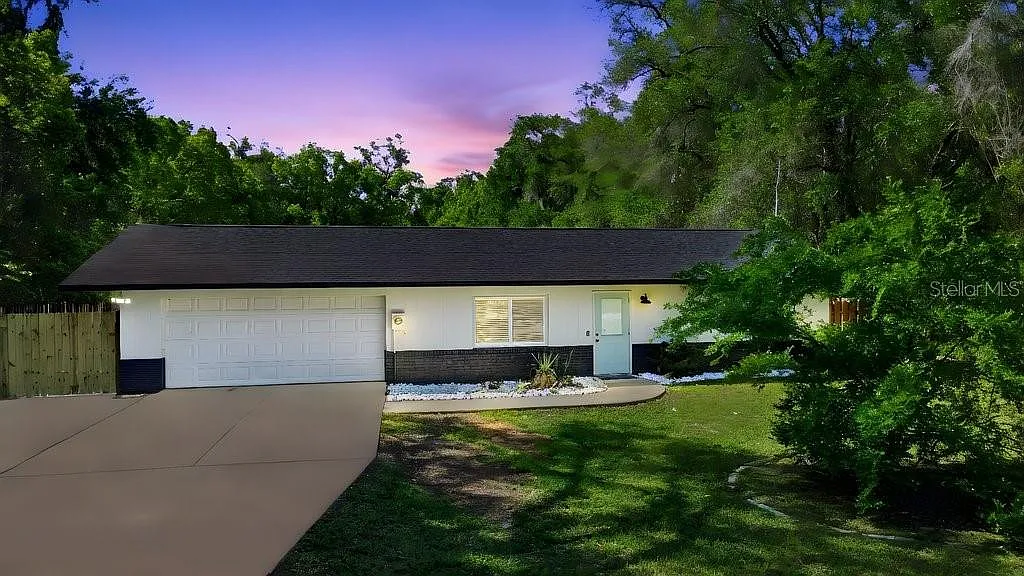 2 bed, 1.0 bath, 900 sqft, $2,500 — Photo 1