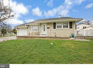 301 Colonial Rd, Bellmawr, NJ 08031