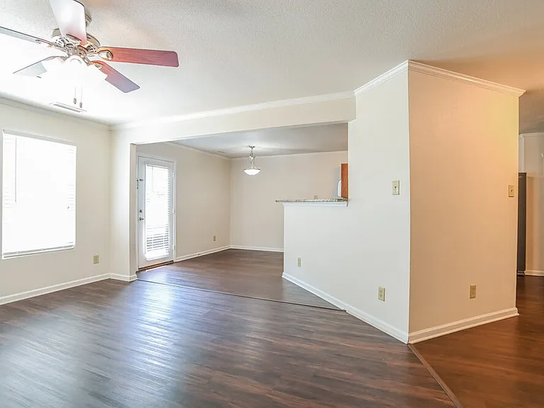 4532 Stone Mountain Dr — Photo 5
