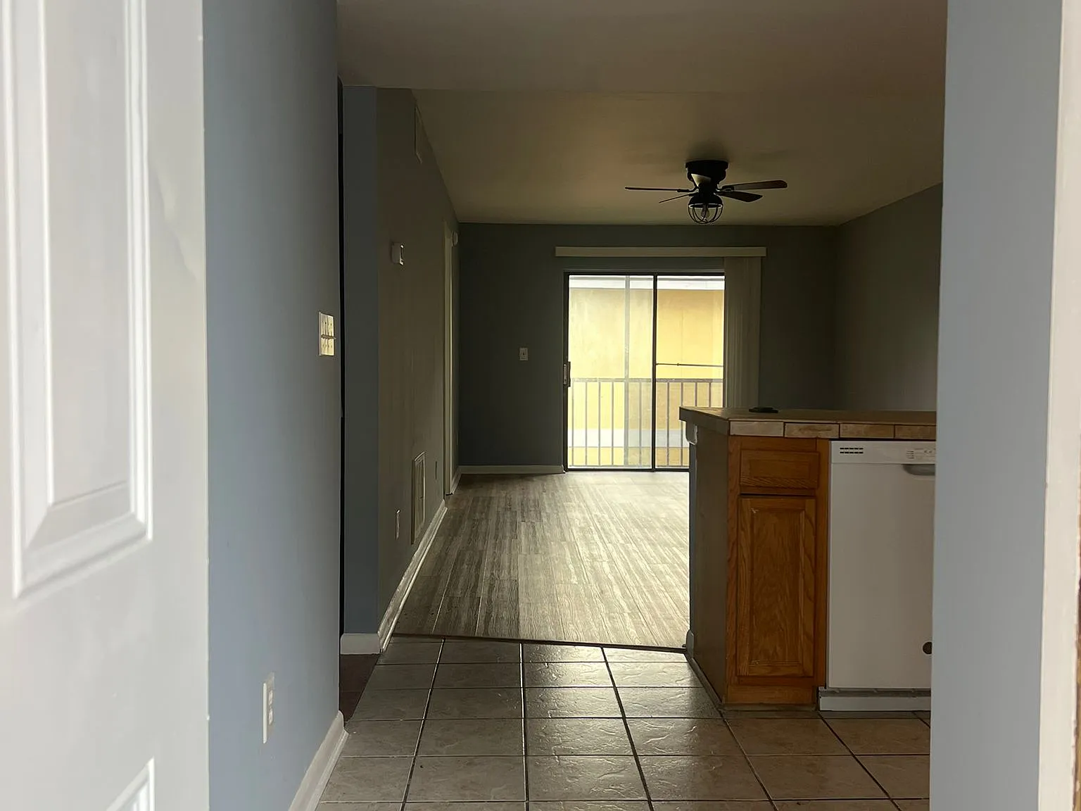 2 bed, 864 sqft, $1,400 — Photo 4