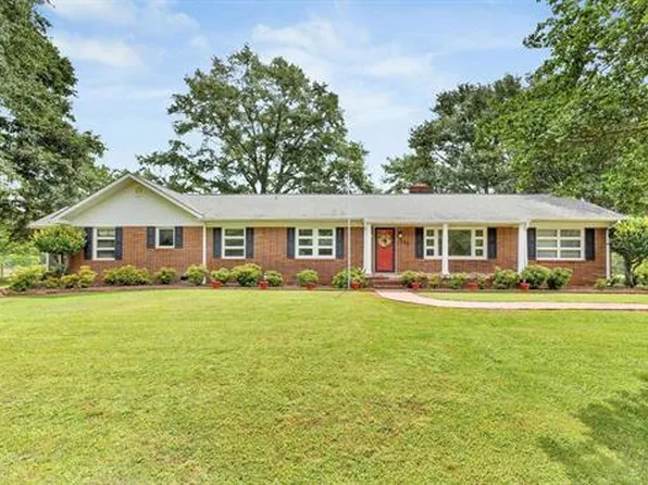 1142 Fox Squirrel Ridge Rd, Pickens, SC 29671