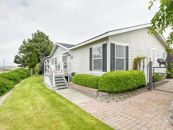 70901 SW Douglas Dr, Pendleton, OR 97801