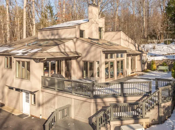 2330 Whippoorwill Rd, Charlottesville, VA 22901