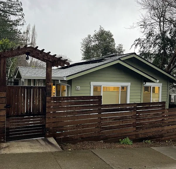 51 Amicita Ave — Photo 4