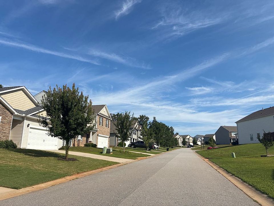 2nd image of 300 Millridge Rd