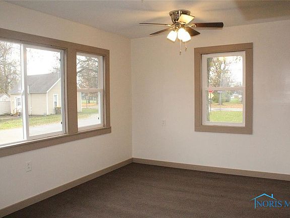 3rd image of 411 Weaver St