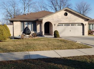 8537 Latrobe Ave, Burbank, IL