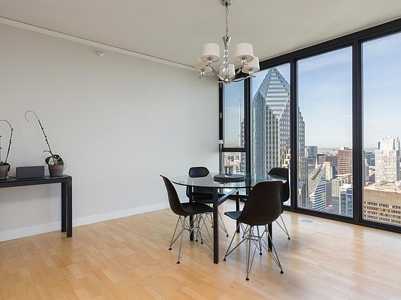5th image of 224 N Columbus Dr #6602