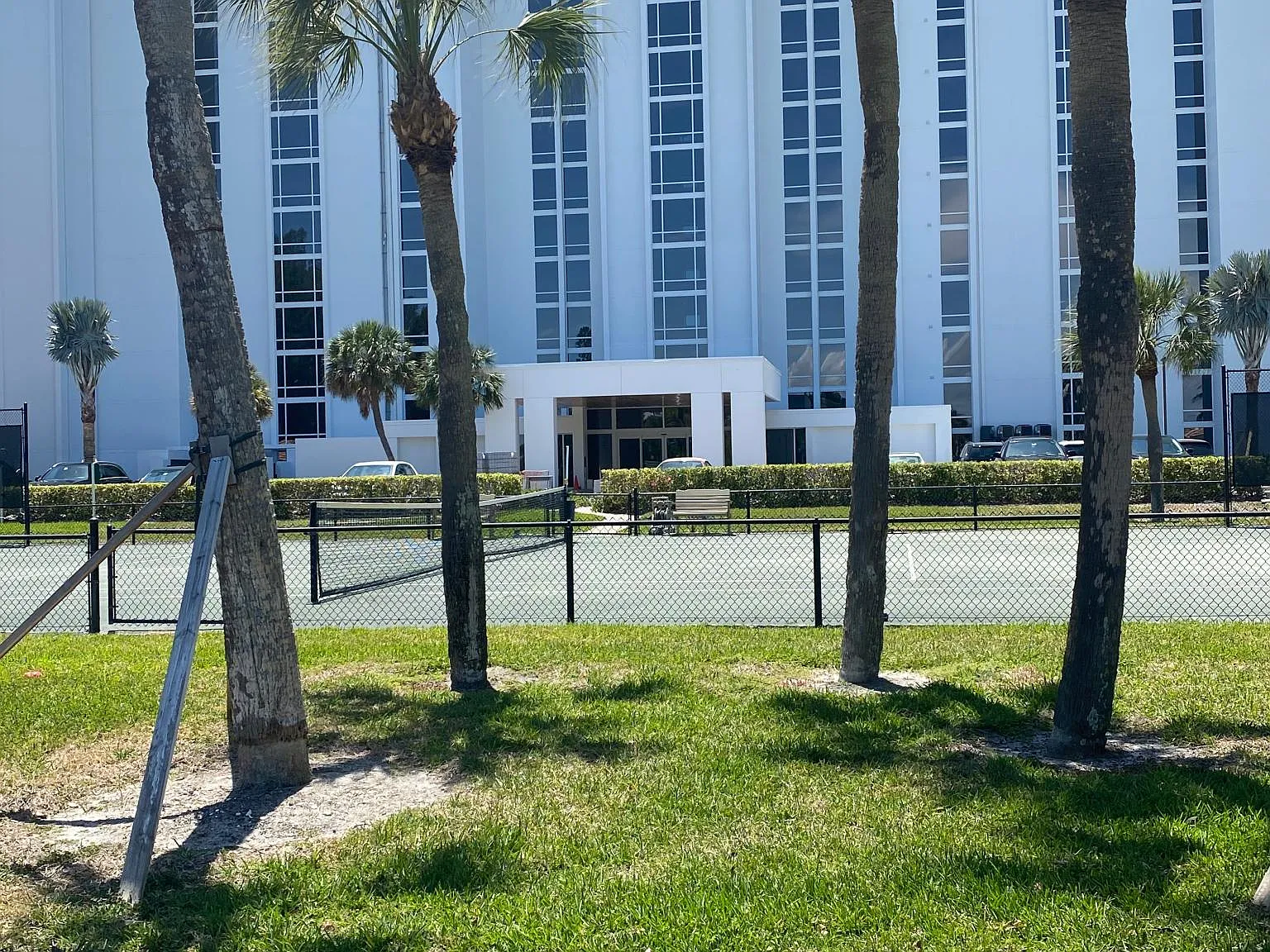 2425 Gulf Of Mexico Dr — Photo 2