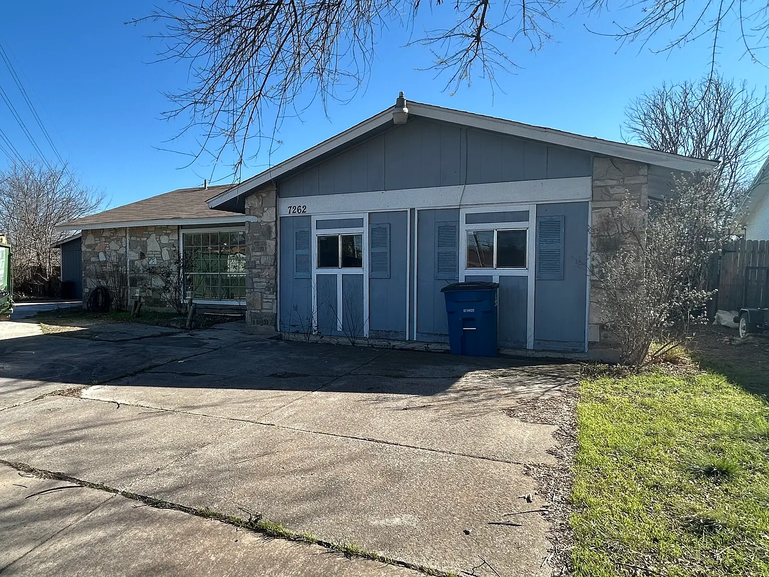 7262 Montgomery Dr — Photo 1