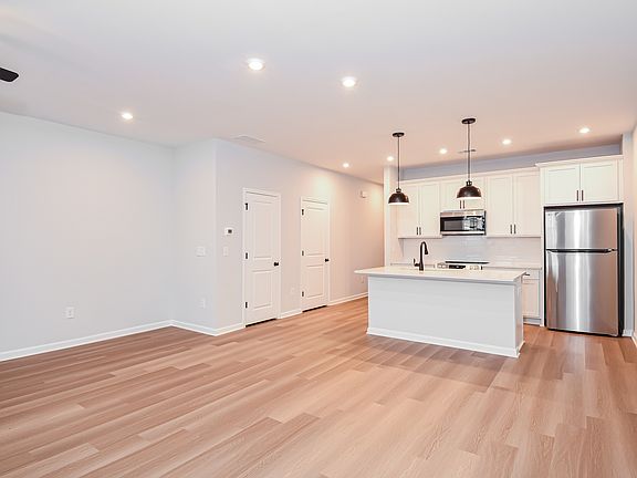 4th image of 103 Park Ridge Cir