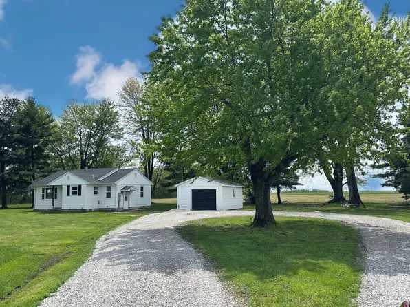 956 Highway 50, Xenia, IL 62899