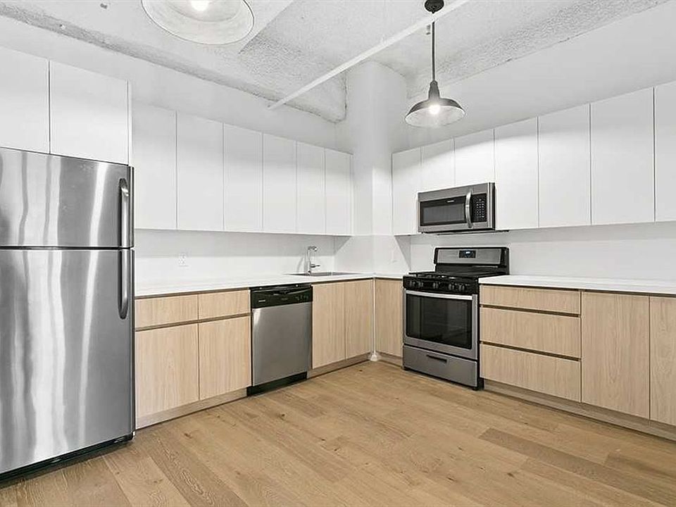 1st image of 275 Park Ave APT 2U