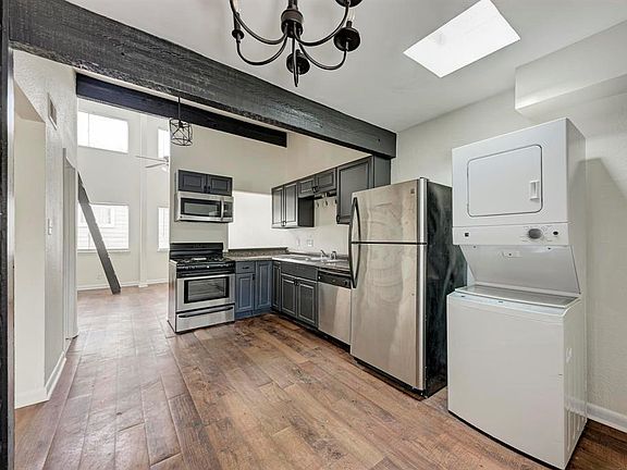 2nd image of 1010 W 23rd St APT 2