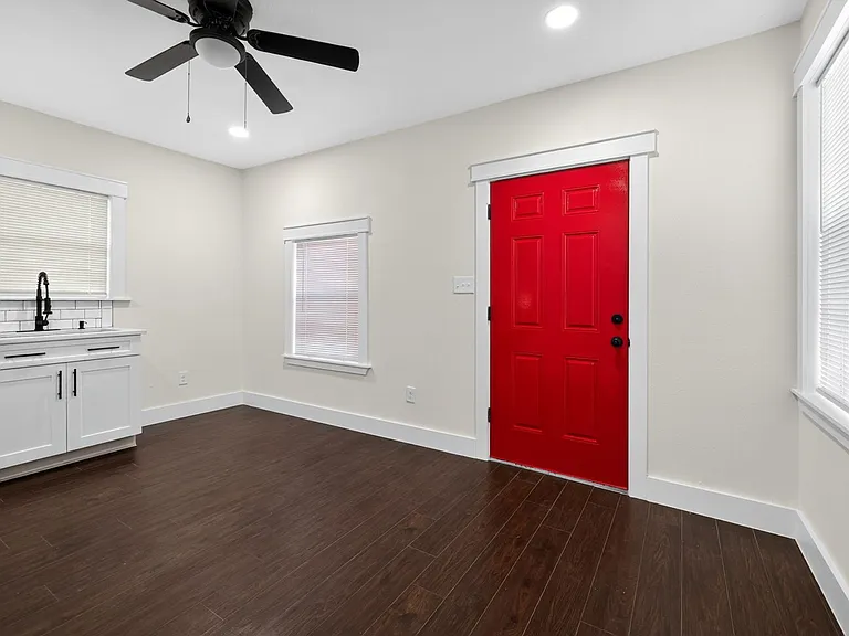 427 Floyd Ave — Photo 13
