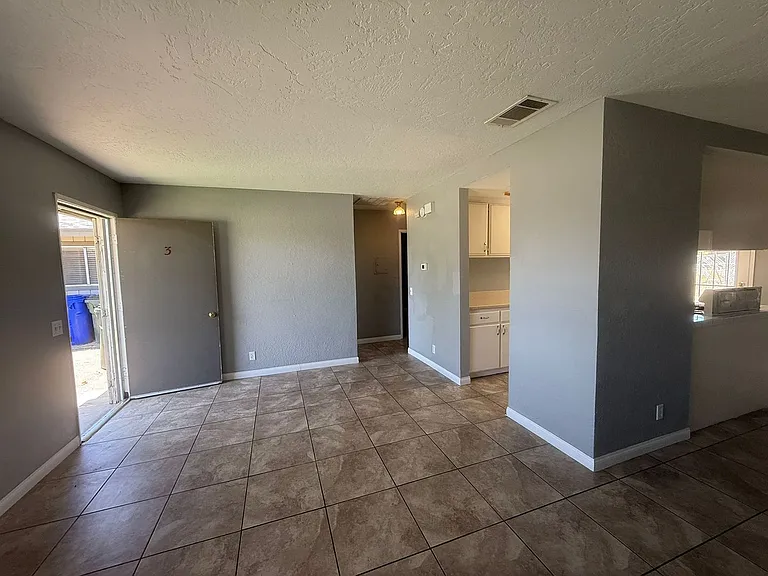 13340 Navajo Rd — Photo 4