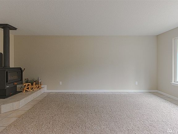 5th image of 7726 Jenni St NE