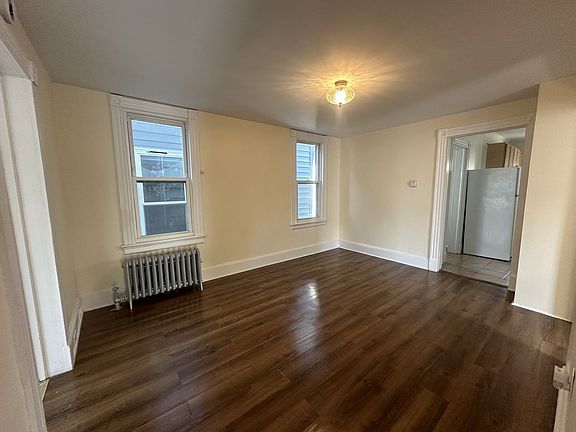 4th image of 39 Guilden St Floor 2