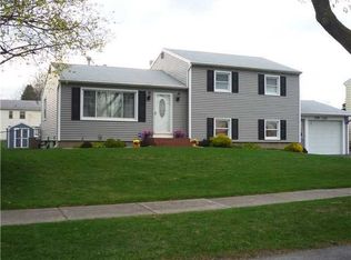 256 Whipple Ln, Rochester, NY 14622