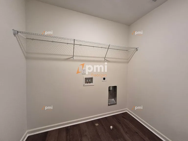 1081 Coldwater Dr — Photo 8