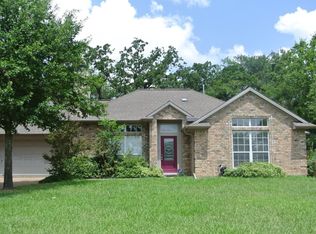 1119 Bayou Woods Dr, College Station, TX 77840