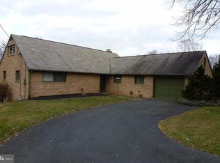 19 Broadmoor Dr, Mechanicsburg, PA 17055