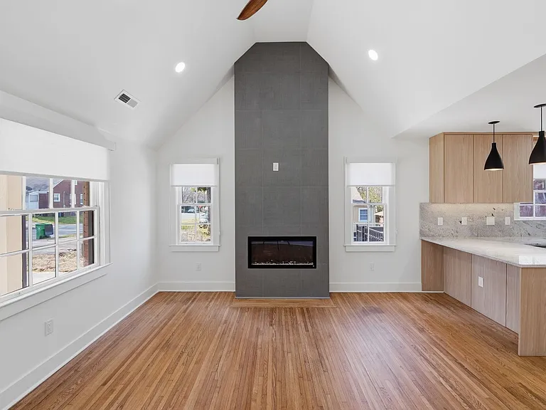 1838 Merriman Ave — Photo 12