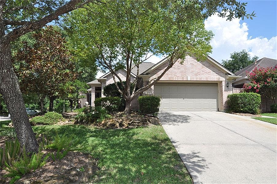 1st image of 2722 N Strathford Ln