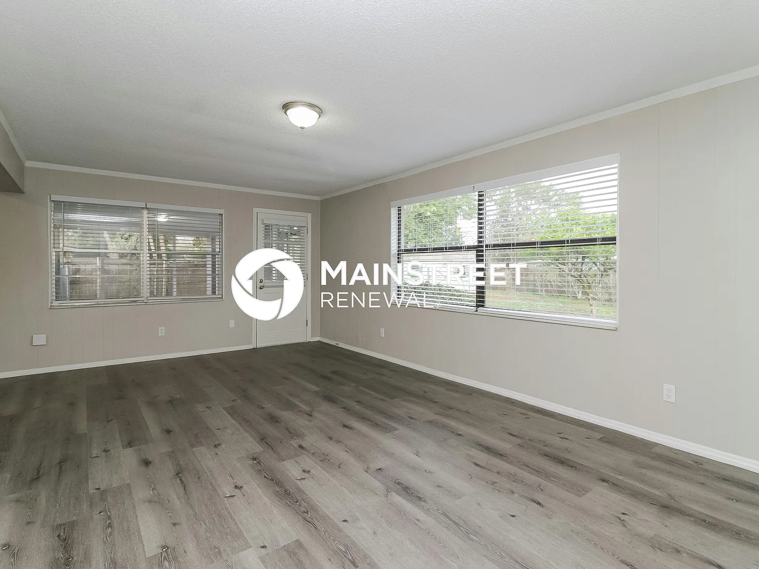 950 Lormann Circle — Photo 2