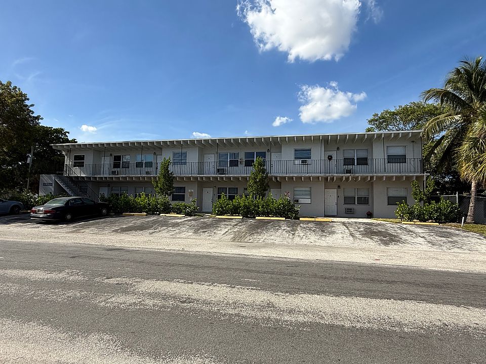 1st image of 101 NW 7th Ave APT 8