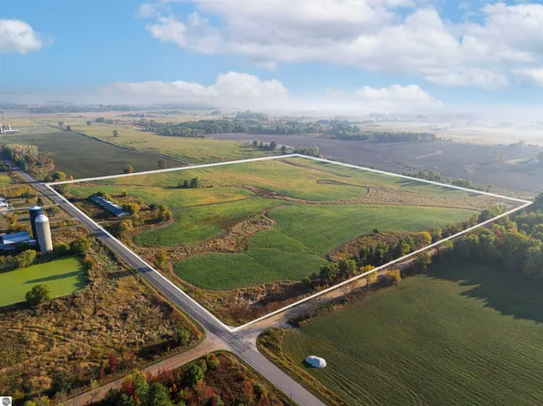 400 Nineteen Mile Rd, Marion, MI 49665