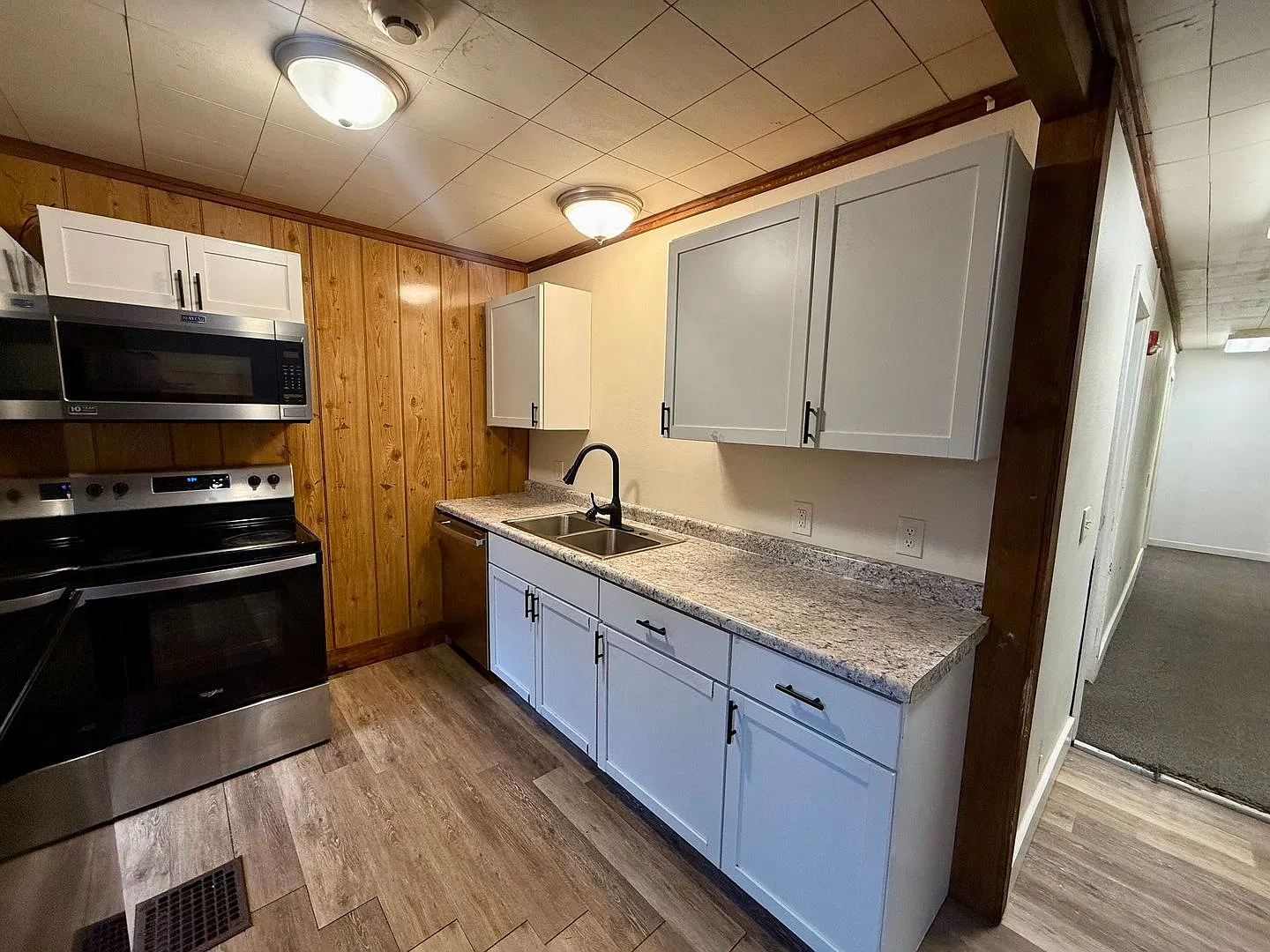 716 Washington St — Photo 3
