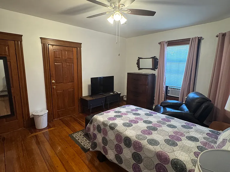 8 Athelwold St #1 — Photo 2