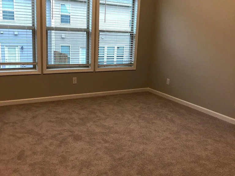 1229 Foxcroft Ln — Photo 16