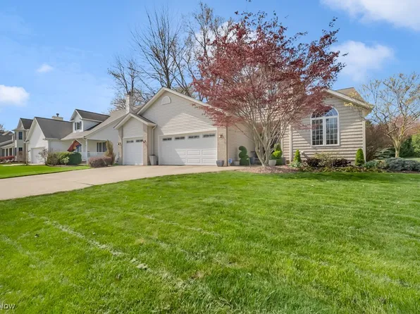 118 Christine Ct, Eastlake, OH 44095