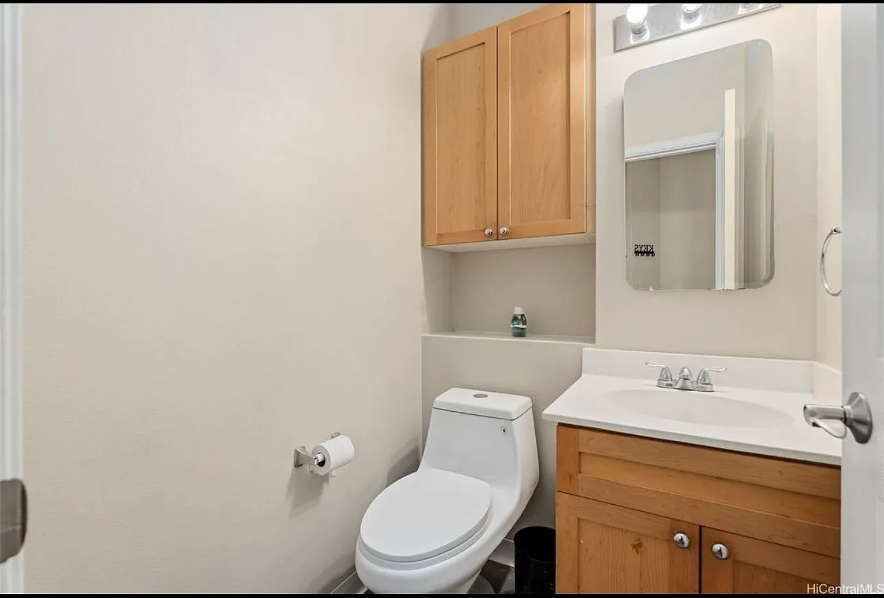 3 bed, 1299 sqft, $4,300 — Photo 4