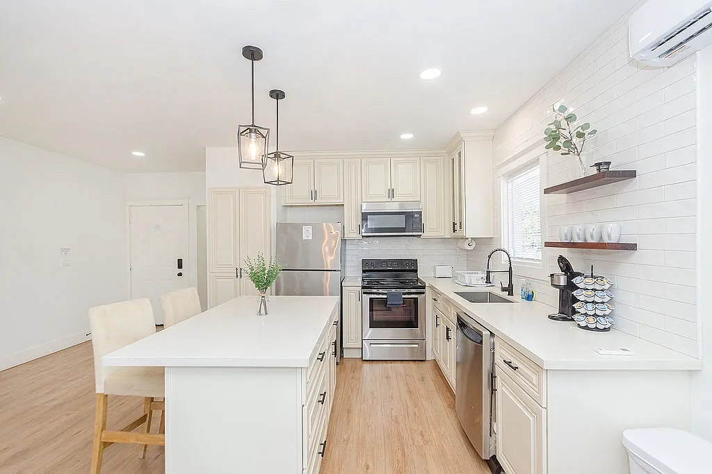 1 bed, 800 sqft, $1,849 — Photo 1