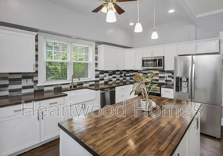 2417 Clark St #B — Photo 1