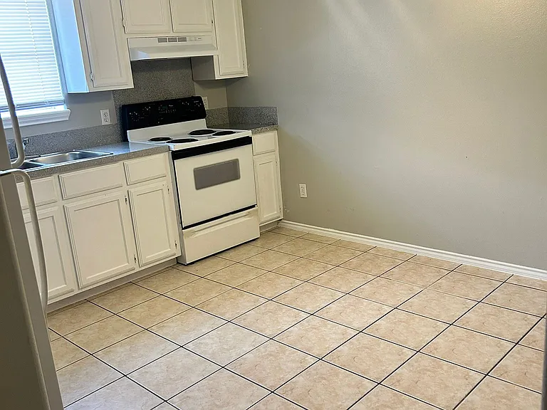 2302 W Elisa Ln #7 — Photo 3