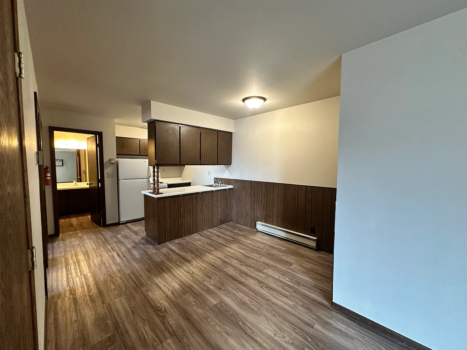 2 bed, 755 sqft, $875 — Photo 2