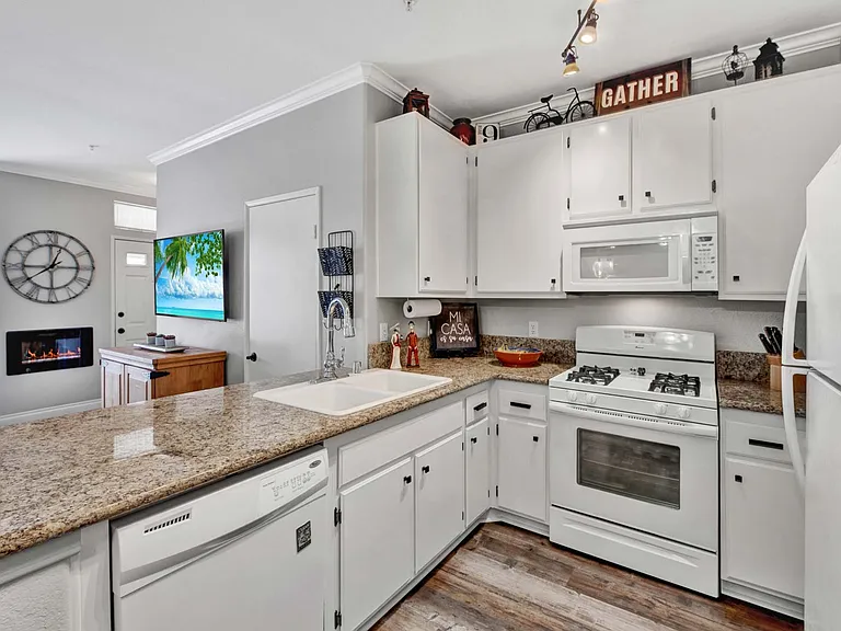 13133 Le Parc #601 — Photo 12