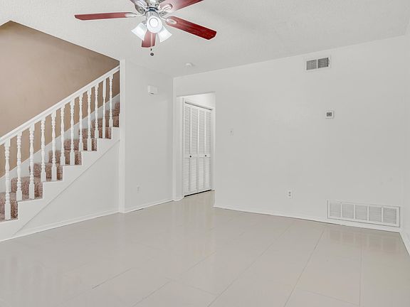 5th image of 1044 Southmoor Dr #1046