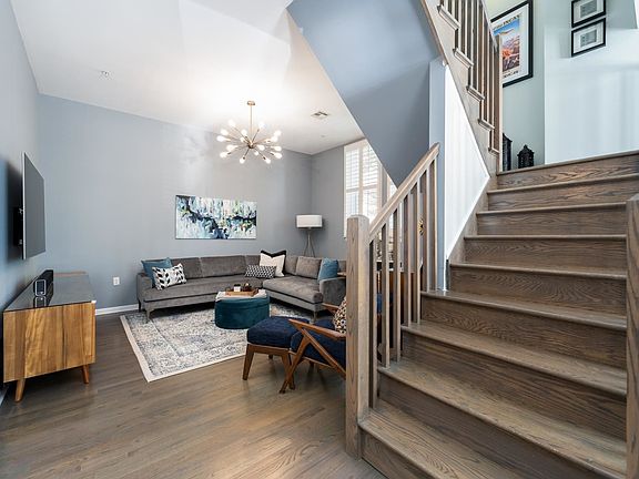 2nd image of 305 Whiton St APT 106