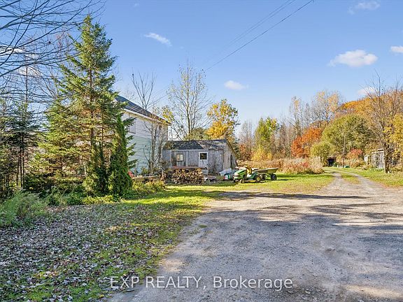 4th image of 982 Raymond Rd