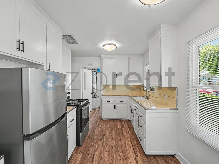 7357 Forest Ave — Photo 9