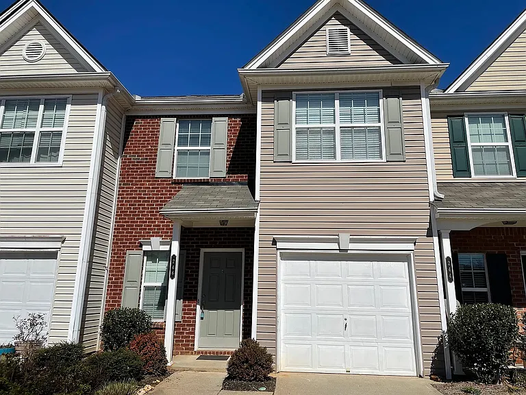 246 Azalea Cir — Photo 1