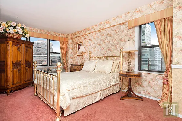 Sold by Halstead Real Estate | media 12