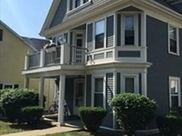 1078 South St #3, Boston, MA 02131