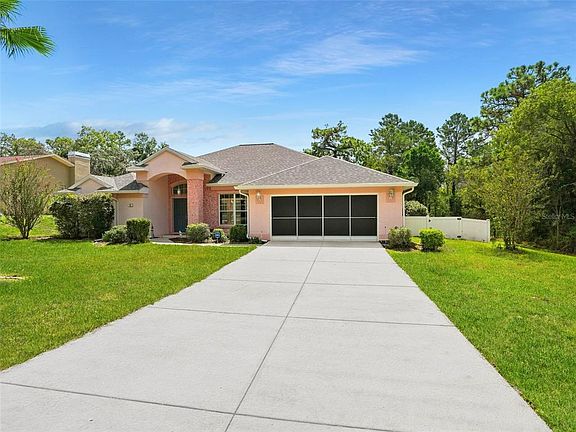 2nd image of 56 OAK VILLAGE BOULEVARD